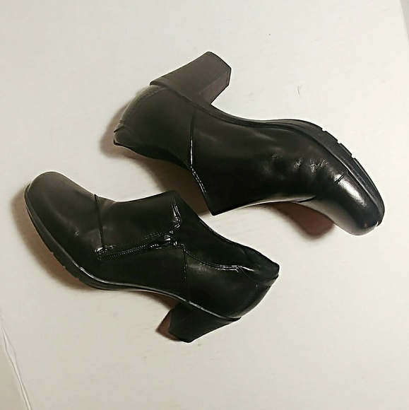 clarks black shoe boots